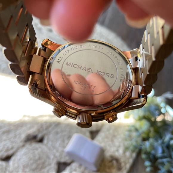 ⏱️ Men’s Gold Michael Kors Watch | Classic Style - Picture 12 of 15